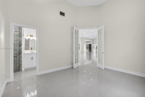 House in Jupiter, Florida 4 bedrooms, 294.41 sq.m. № 2076253 - photo 30