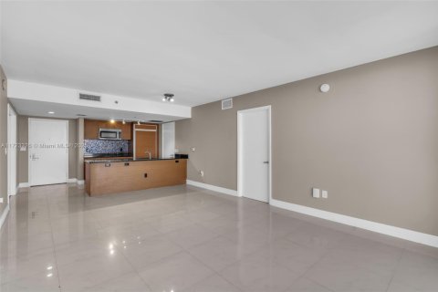 Condo in Miami, Florida, 3 bedrooms  № 2186024 - photo 9