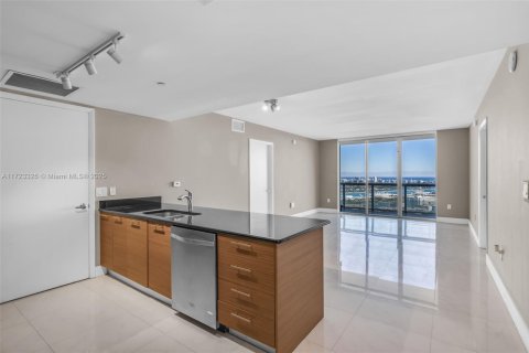 Condo in Miami, Florida, 3 bedrooms  № 2186024 - photo 5