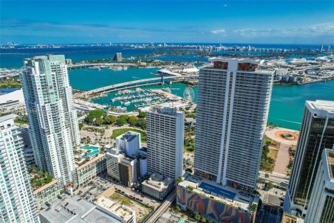 Condo in Miami, Florida, 3 bedrooms  № 2186024 - photo 3