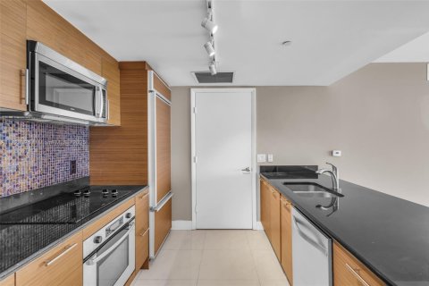 Condo in Miami, Florida, 3 bedrooms  № 2186024 - photo 7