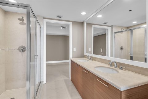 Condo in Miami, Florida, 3 bedrooms  № 2186024 - photo 15