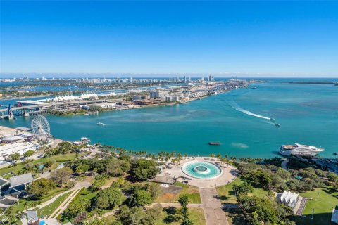 Condo in Miami, Florida, 3 bedrooms  № 2186024 - photo 30