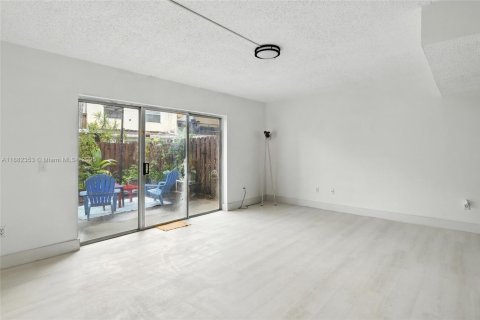 Adosado en venta en Davie, Florida, 2 dormitorios, 123.56 m2 № 1928481 - foto 9