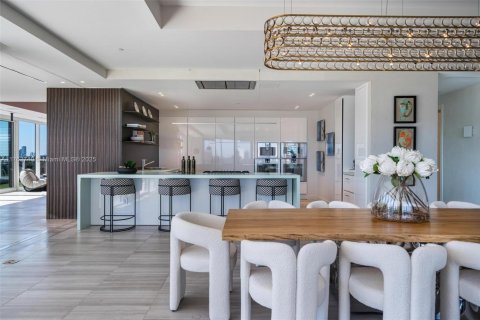 Condominio en venta en Miami Beach, Florida, 4 dormitorios, 385.82 m2 № 1711886 - foto 16