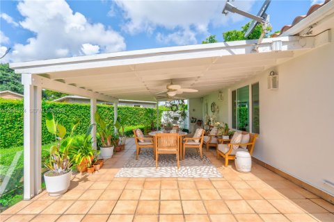 Villa ou maison à vendre à North Miami Beach, Floride: 3 chambres, 113.34 m2 № 2381675 - photo 26