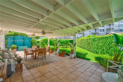 Villa ou maison à vendre à North Miami Beach, Floride: 3 chambres, 113.34 m2 № 2381675 - photo 23