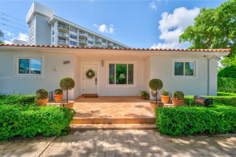 Villa ou maison à North Miami Beach, Floride 3 chambres, 113.34 m2 № 2381675
