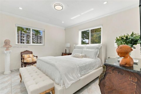 Villa ou maison à vendre à North Miami Beach, Floride: 3 chambres, 113.34 m2 № 2381675 - photo 13