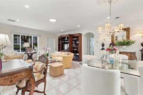 Villa ou maison à vendre à North Miami Beach, Floride: 3 chambres, 113.34 m2 № 2381675 - photo 6