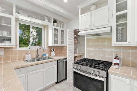 Villa ou maison à vendre à North Miami Beach, Floride: 3 chambres, 113.34 m2 № 2381675 - photo 8
