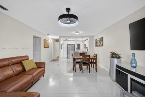 Copropriété à vendre à Miami, Floride: 2 chambres, 89.19 m2 № 1970111 - photo 15