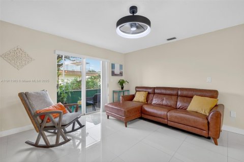 Copropriété à vendre à Miami, Floride: 2 chambres, 89.19 m2 № 1970111 - photo 9