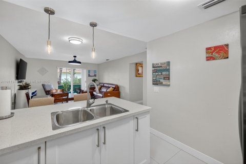 Copropriété à vendre à Miami, Floride: 2 chambres, 89.19 m2 № 1970111 - photo 5