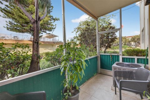 Copropriété à vendre à Miami, Floride: 2 chambres, 89.19 m2 № 1970111 - photo 12