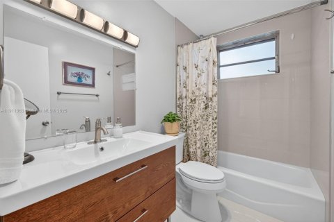 Copropriété à vendre à Miami, Floride: 2 chambres, 89.19 m2 № 1970111 - photo 25