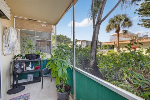 Copropriété à vendre à Miami, Floride: 2 chambres, 89.19 m2 № 1970111 - photo 10