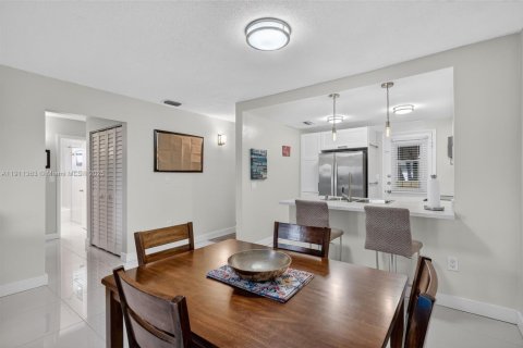 Copropriété à vendre à Miami, Floride: 2 chambres, 89.19 m2 № 1970111 - photo 26