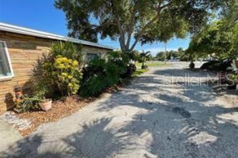 Villa ou maison à louer à Saint Pete Beach, Floride: 3 chambres, 197.42 m2 № 2147769 - photo 5