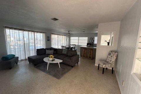 Villa ou maison à louer à Saint Pete Beach, Floride: 3 chambres, 197.42 m2 № 2147769 - photo 12