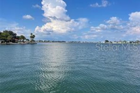 Villa ou maison à Saint Pete Beach, Floride 3 chambres, 197.42 m2 № 2147769