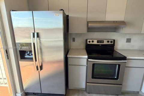 Купить кондоминиум в Хайалиа, Флорида 2 спальни, 91.97м2, № 2035204 - фото 8