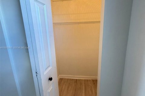 Купить кондоминиум в Хайалиа, Флорида 2 спальни, 91.97м2, № 2035204 - фото 4