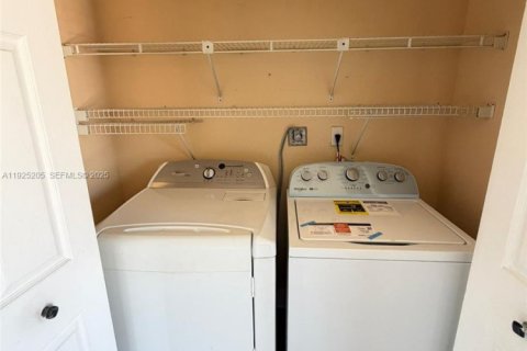 Купить кондоминиум в Хайалиа, Флорида 2 спальни, 91.97м2, № 2035204 - фото 12