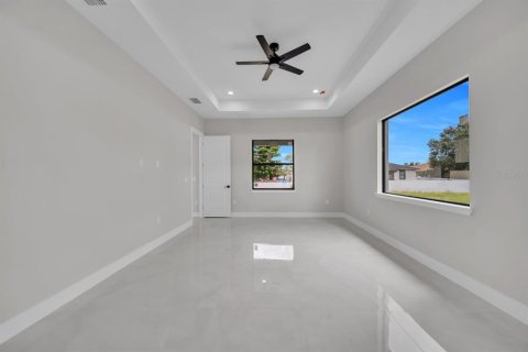 Villa ou maison à vendre à Lehigh Acres, Floride: 3 chambres, 173.45 m2 № 2406471 - photo 21