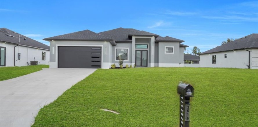 Villa ou maison à Lehigh Acres, Floride 3 chambres, 173.45 m2 № 2406471