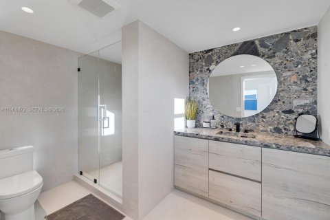 Condo in Bay Harbor Islands, Florida, 3 bedrooms  № 2081350 - photo 17