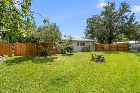 House in Tampa, Florida 3 bedrooms, 123.75 sq.m. № 1873956 - photo 24