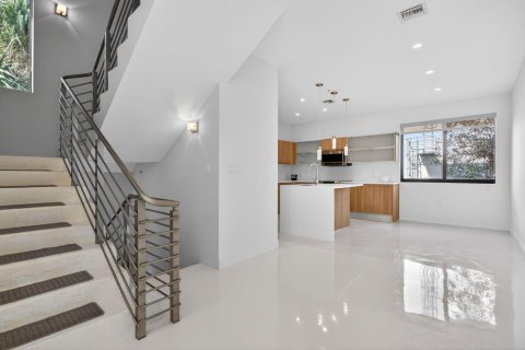 Adosado en venta en Pompano Beach, Florida, 3 dormitorios, 242.1 m2 № 2078085 - foto 15