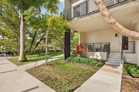 Adosado en venta en Pompano Beach, Florida, 3 dormitorios, 242.1 m2 № 2078085 - foto 4