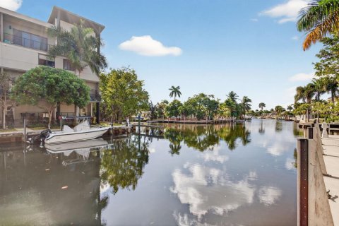 Adosado en venta en Pompano Beach, Florida, 3 dormitorios, 242.1 m2 № 2078085 - foto 6