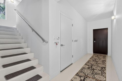 Adosado en venta en Pompano Beach, Florida, 3 dormitorios, 242.1 m2 № 2078085 - foto 14