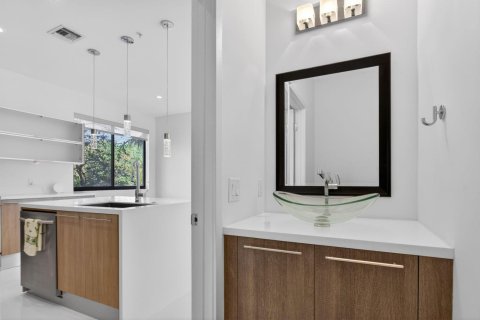 Adosado en venta en Pompano Beach, Florida, 3 dormitorios, 242.1 m2 № 2078085 - foto 22