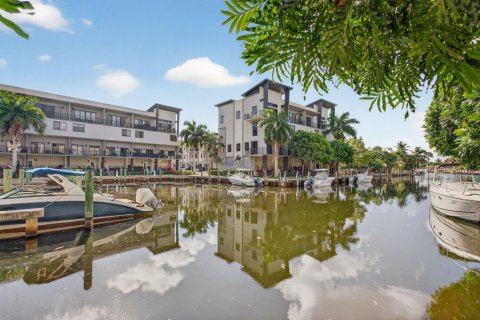 Adosado en venta en Pompano Beach, Florida, 3 dormitorios, 242.1 m2 № 2078085 - foto 7