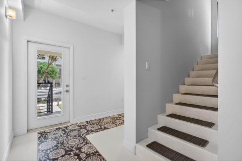 Adosado en venta en Pompano Beach, Florida, 3 dormitorios, 242.1 m2 № 2078085 - foto 13