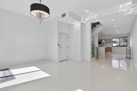 Adosado en venta en Pompano Beach, Florida, 3 dormitorios, 242.1 m2 № 2078085 - foto 25