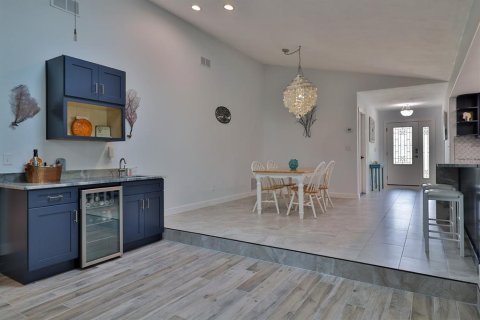 House in Port Orange, Florida 4 bedrooms, 180.42 sq.m. № 1750775 - photo 11