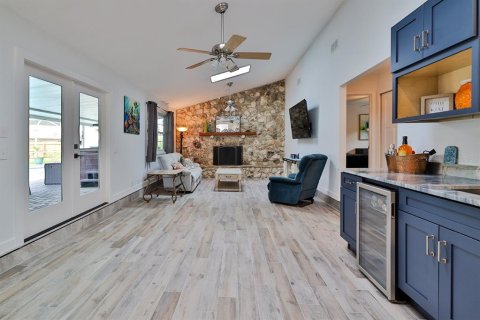 House in Port Orange, Florida 4 bedrooms, 180.42 sq.m. № 1750775 - photo 6