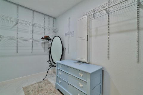 House in Port Orange, Florida 4 bedrooms, 180.42 sq.m. № 1750775 - photo 19