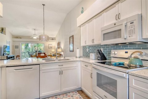 Купить кондоминиум в Сарасота, Флорида 7 комнат, 123.84м2, № 1907805 - фото 21