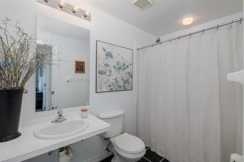 House in New Port Richey, Florida 4 bedrooms, 215.53 sq.m. № 1900305 - photo 23