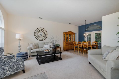 House in New Port Richey, Florida 4 bedrooms, 215.53 sq.m. № 1900305 - photo 6