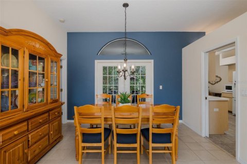 House in New Port Richey, Florida 4 bedrooms, 215.53 sq.m. № 1900305 - photo 7