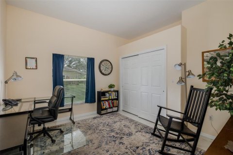 House in New Port Richey, Florida 4 bedrooms, 215.53 sq.m. № 1900305 - photo 18