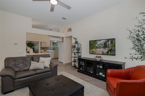 House in New Port Richey, Florida 4 bedrooms, 215.53 sq.m. № 1900305 - photo 21