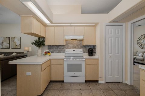 House in New Port Richey, Florida 4 bedrooms, 215.53 sq.m. № 1900305 - photo 14